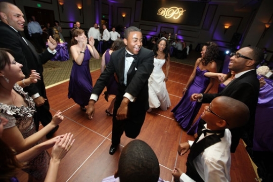 wedding-reception-dancing