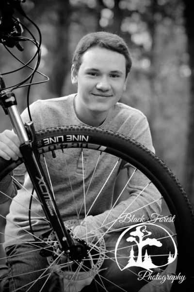colorado_springs_mountain_bike_senior_photos