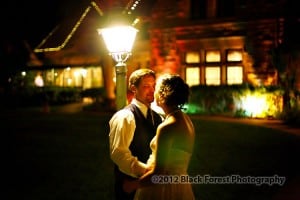 Natural light romantic wedding pictures at the Briarhurst